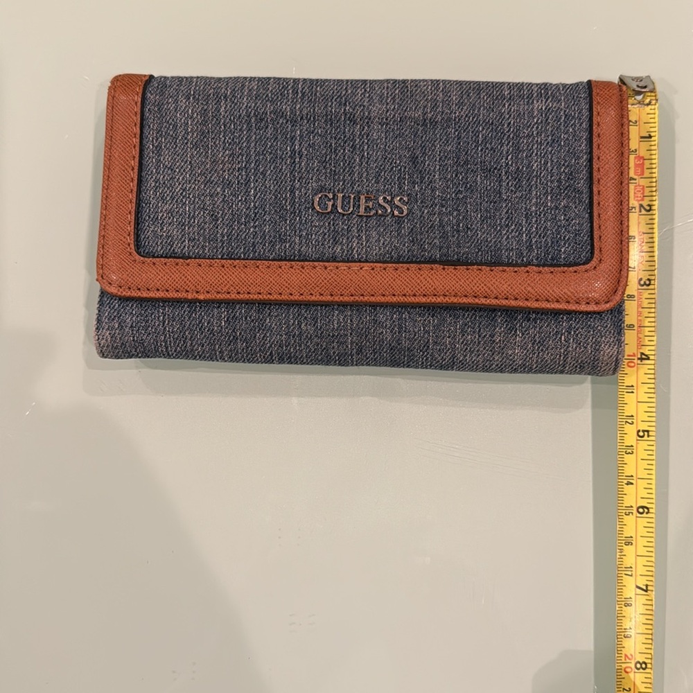Guess wallet - Picture 2 of 7